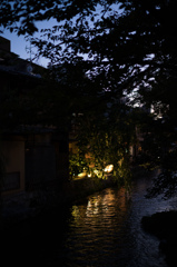 祇園の川夜