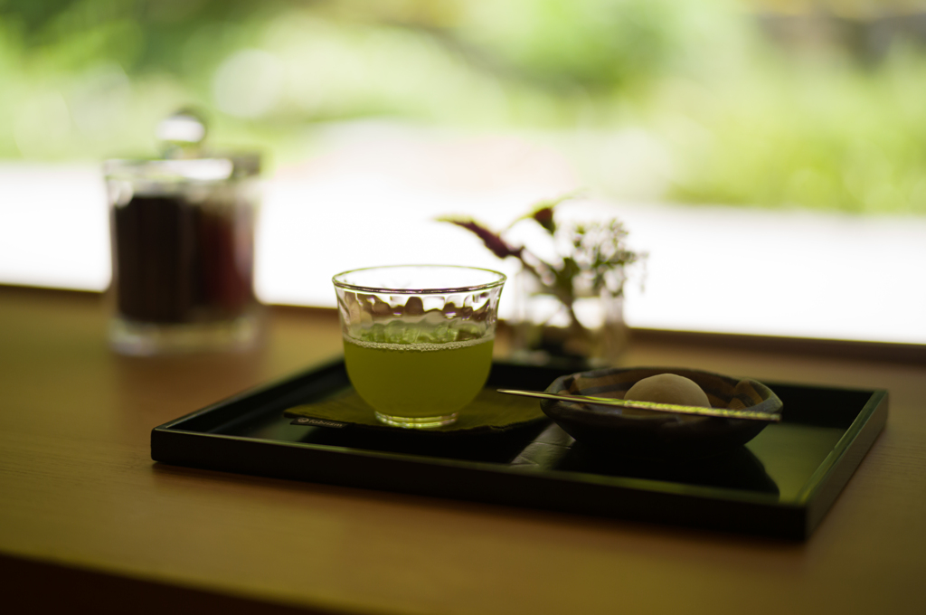 冷茶と和菓子