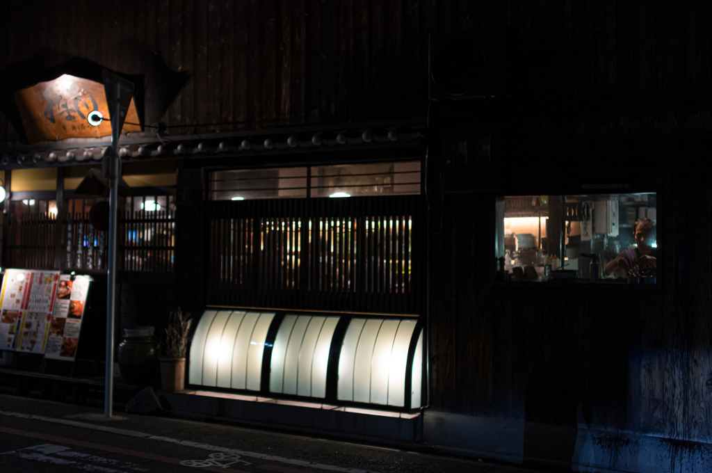 夜の居酒屋