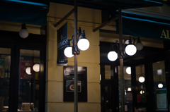 カフェテラスの光