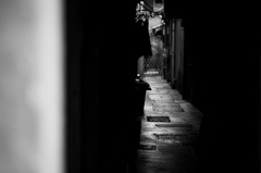 路地の照り返し