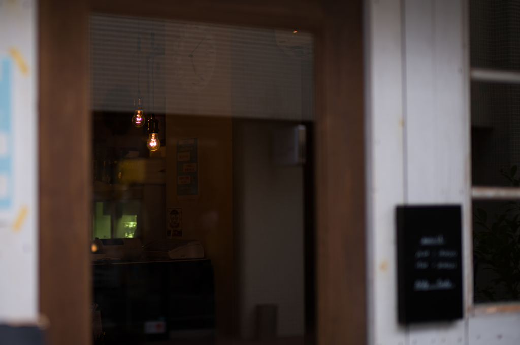 お店の隙間から