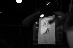 365