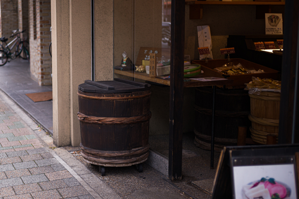 漬物屋の樽