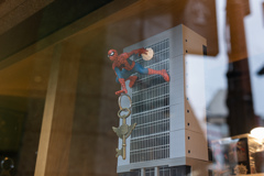 雨のお出かけ　蜘蛛の人