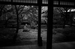 奥の間から