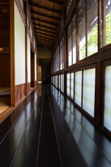 京都八竹庵　二階渡廊下