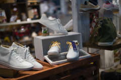 白いスニーカー