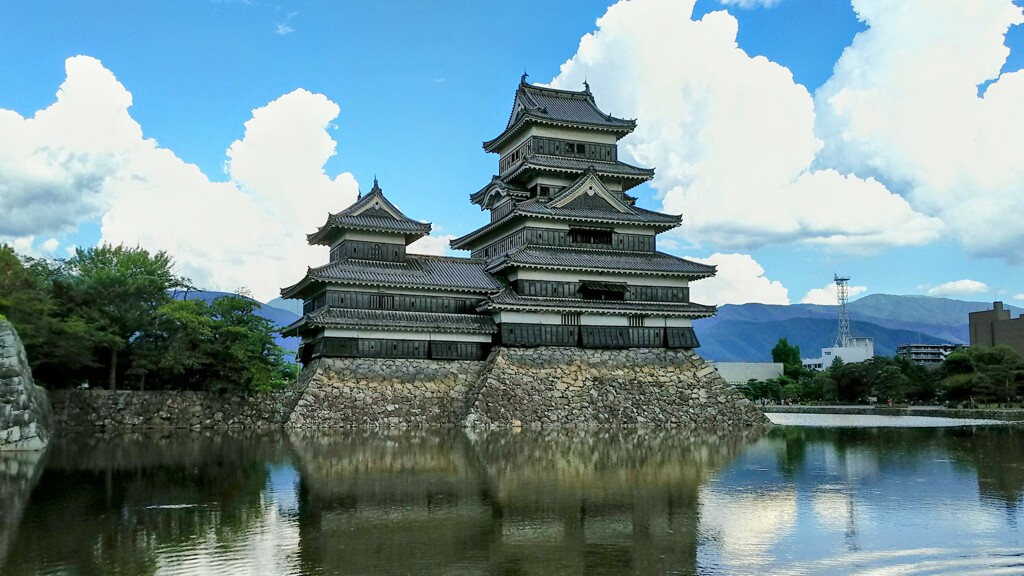 夏の松本城