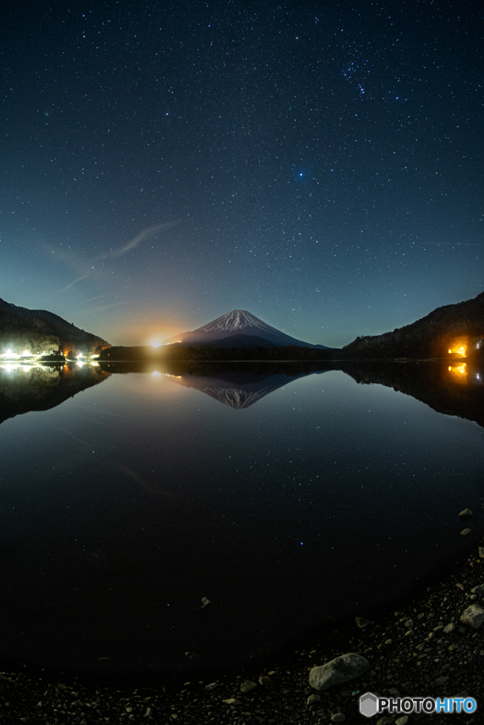 精進湖・富士山と冬・春の星座