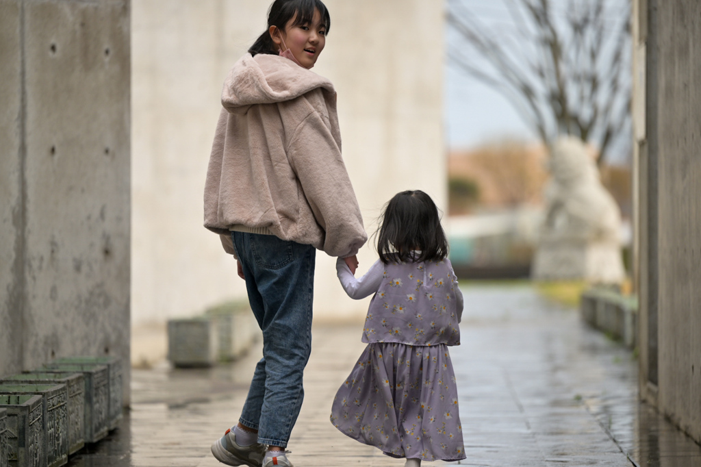 姉妹で散歩