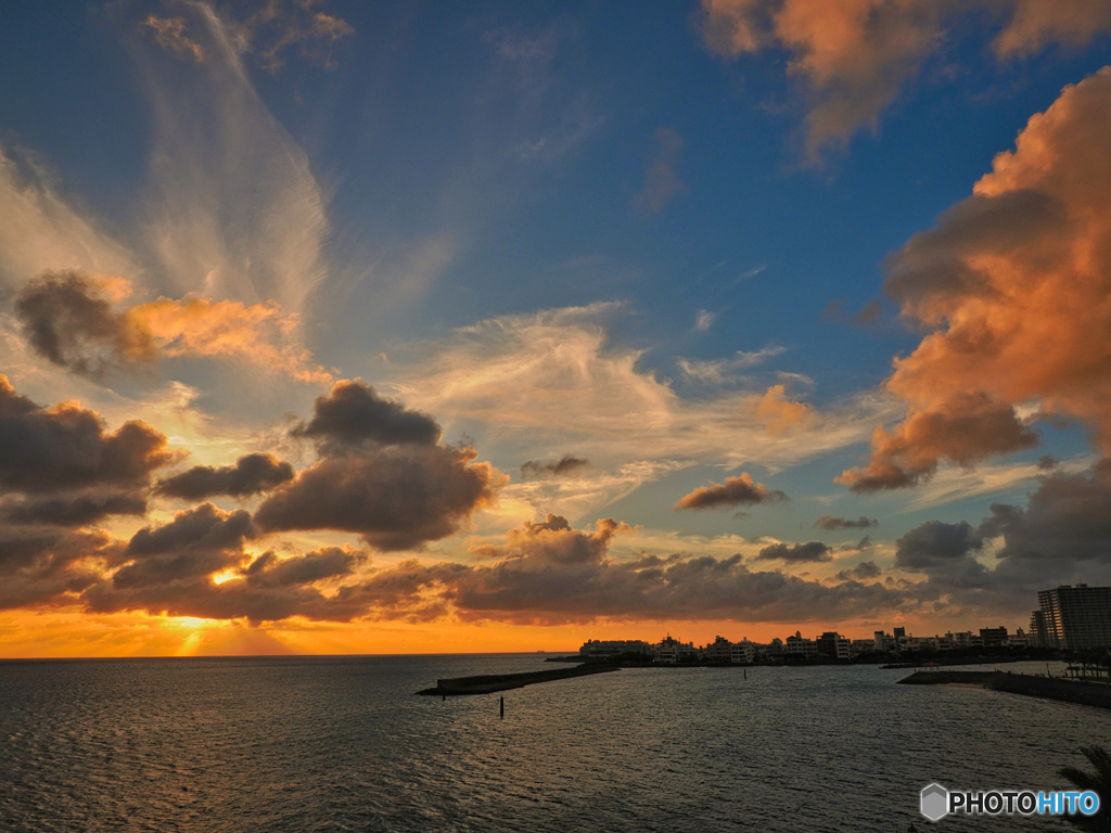 東シナ海の夕暮れ