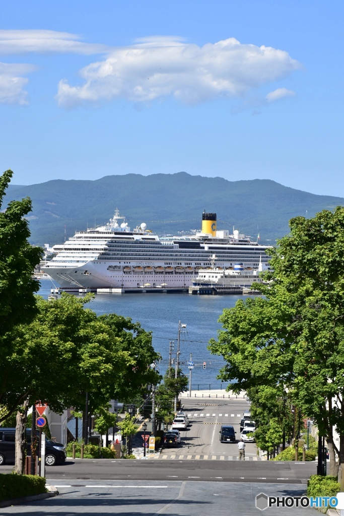 坂道とクルーズ船