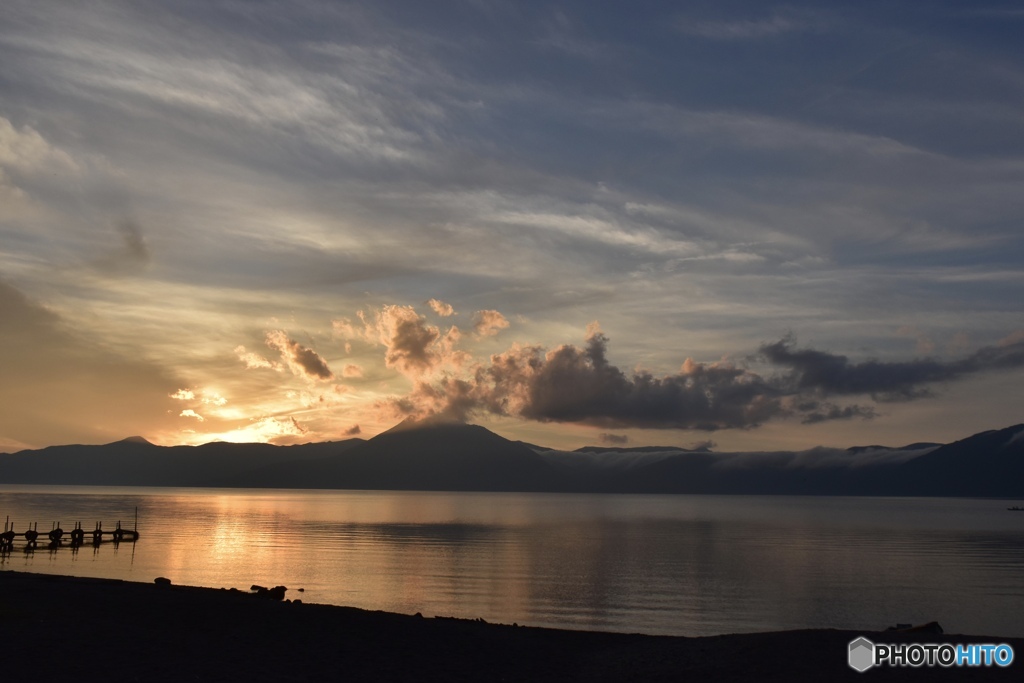 夕暮れの湖2