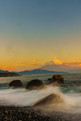 朝焼けの富士山