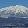 早春の岩手山