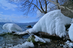 湖畔のしぶき氷