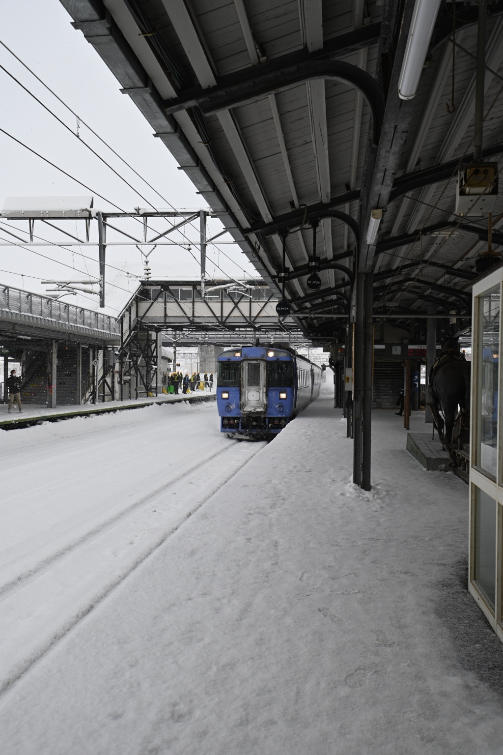 大雪の岩見沢駅