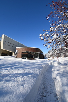 江別市情報図書館