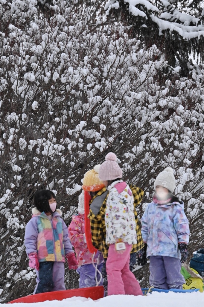 雪遊び