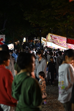 賑わう参道