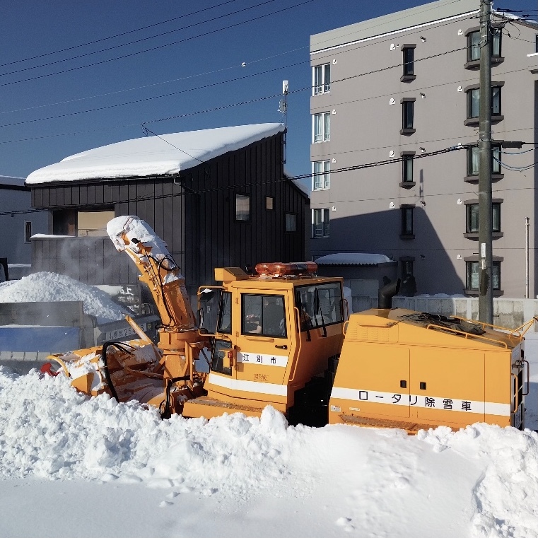 大型ロータリー除雪車