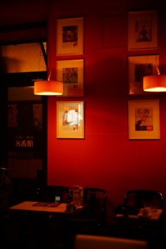 ８番館