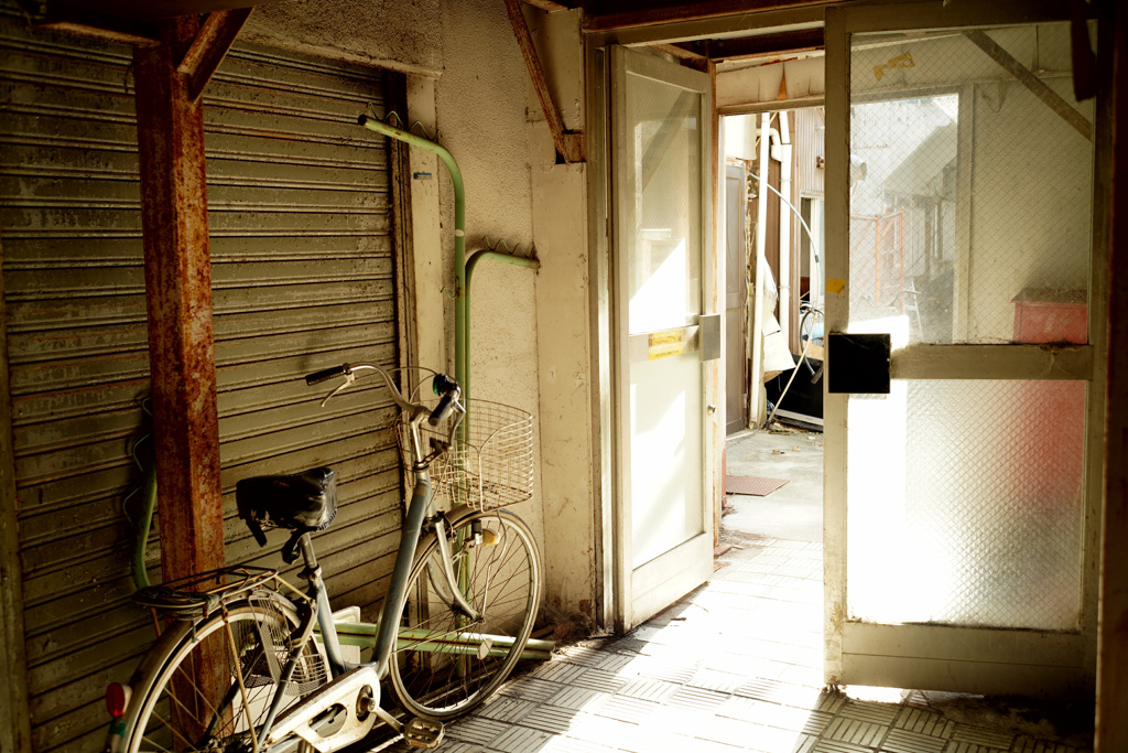 出口もしくは入口の情景