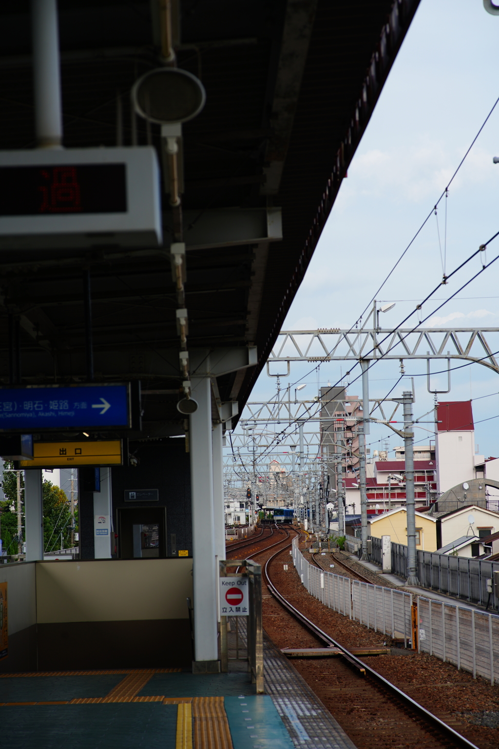 石屋川駅から見た御影駅