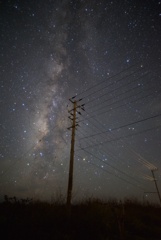 光を通す管と星空