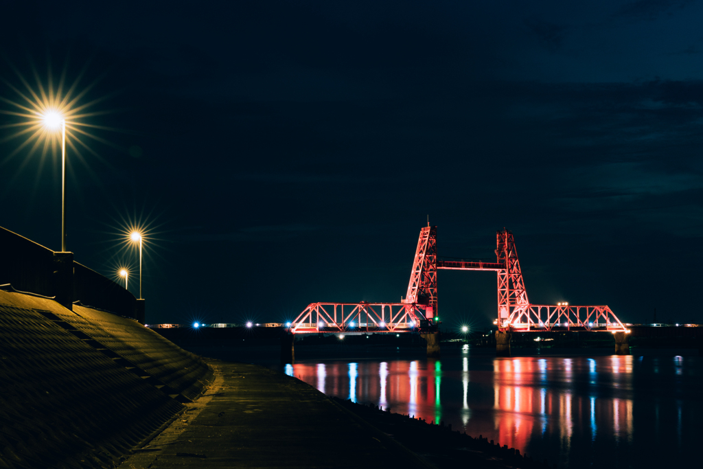 橋。