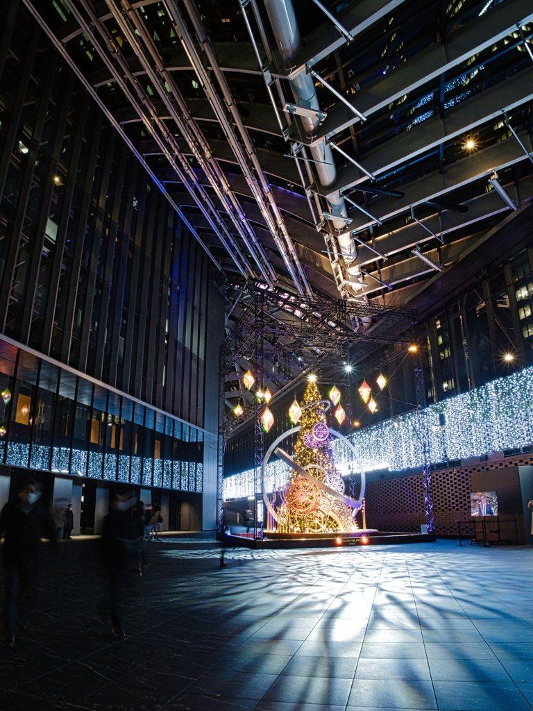 街角クリスマスツリー　〜新宿三角広場〜