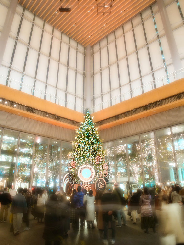 街角クリスマスツリー ～丸ビル～