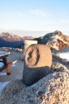 燕岳　燕山荘まえから