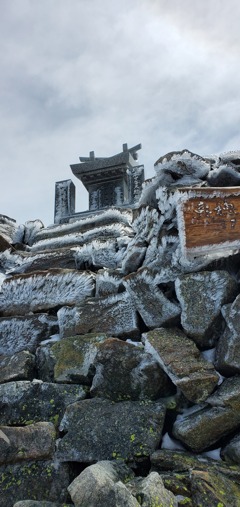 残雪の奥穂高岳