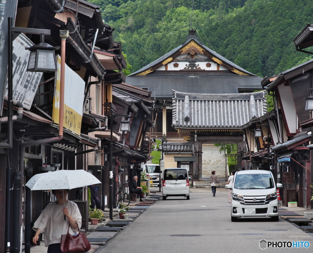 初夏の寺へ