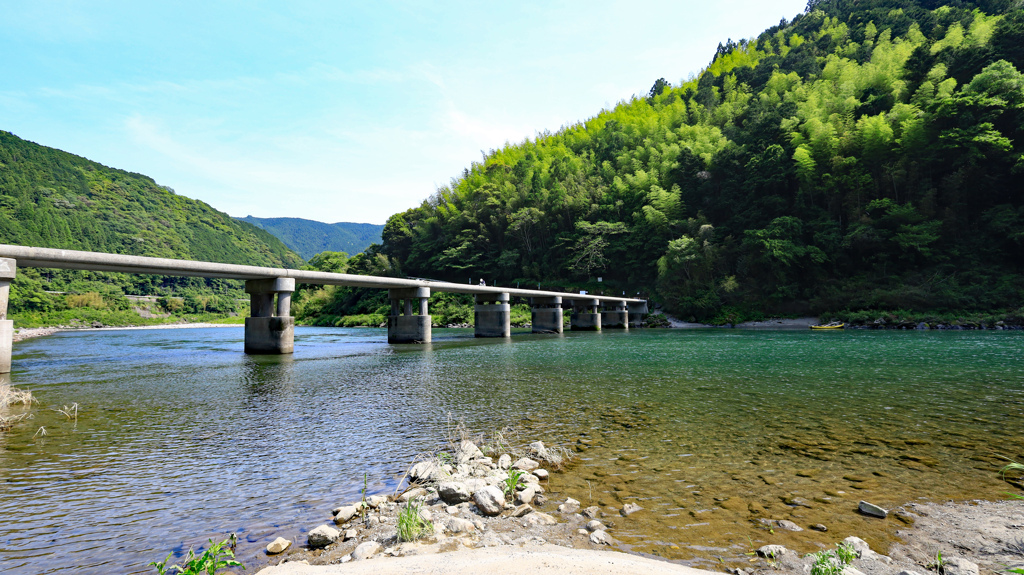 浅尾沈下橋　北側