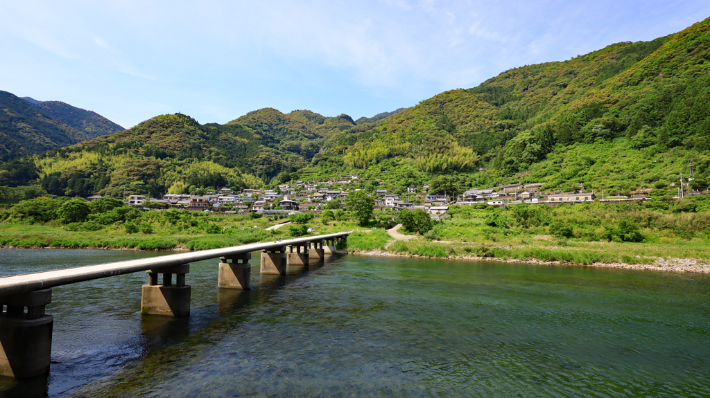 浅尾沈下橋　南側