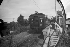 古い電車、古いカメラで