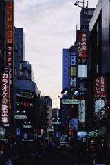 黄昏時の渋谷センター街