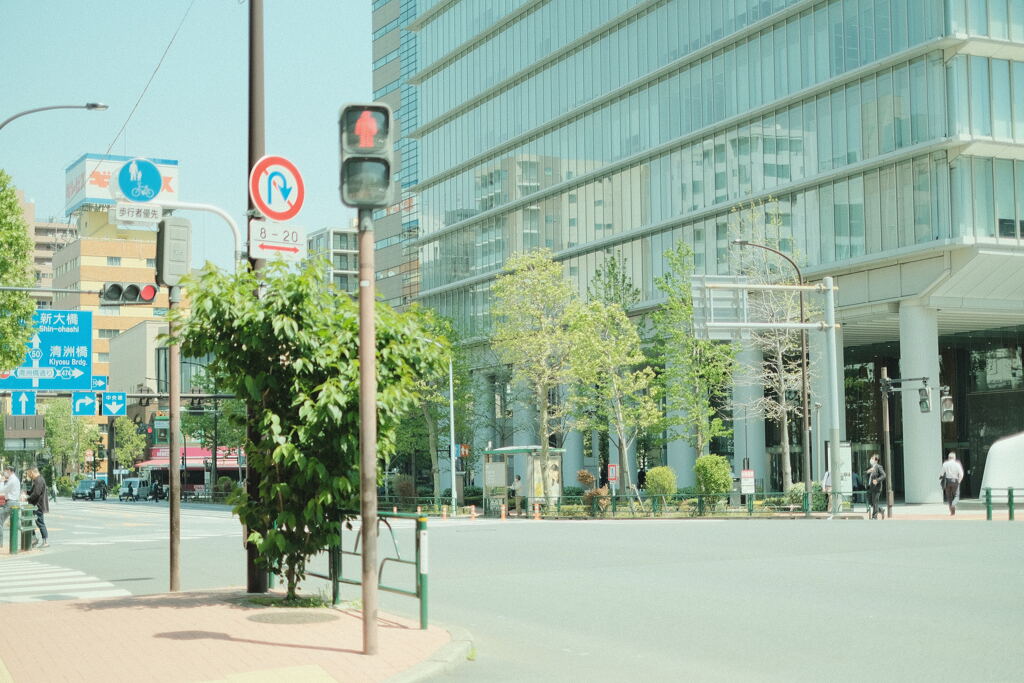 R3.04.20_会社の近く昼休み風景