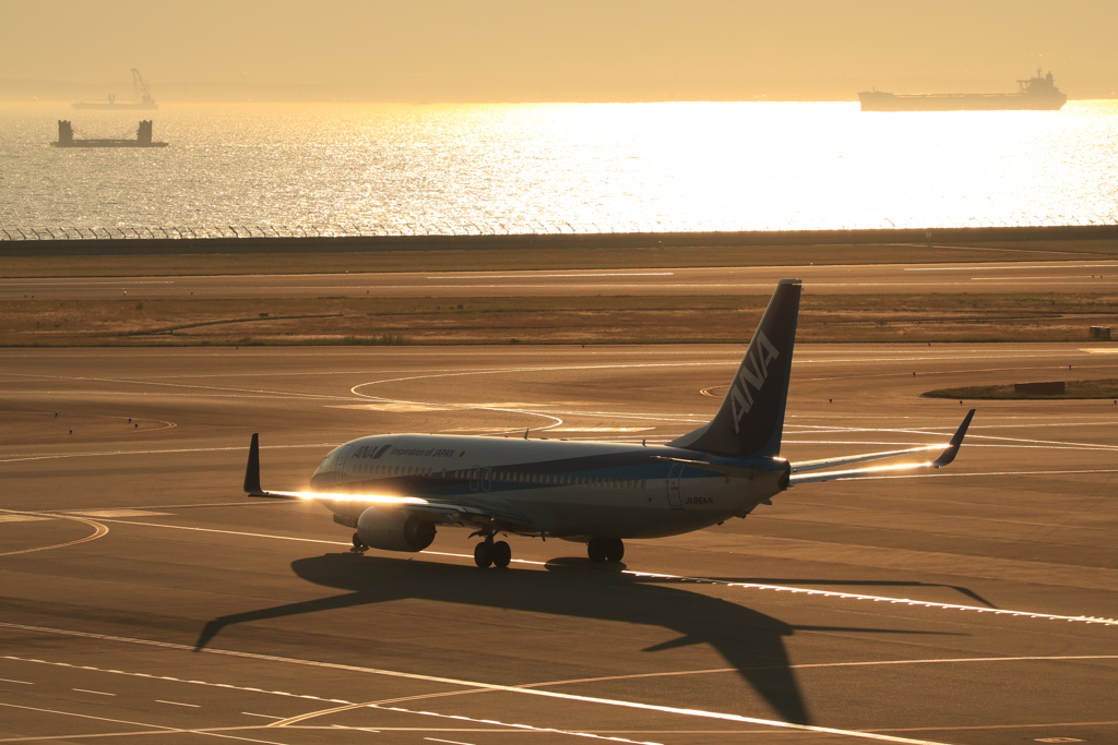 夕暮れの空港