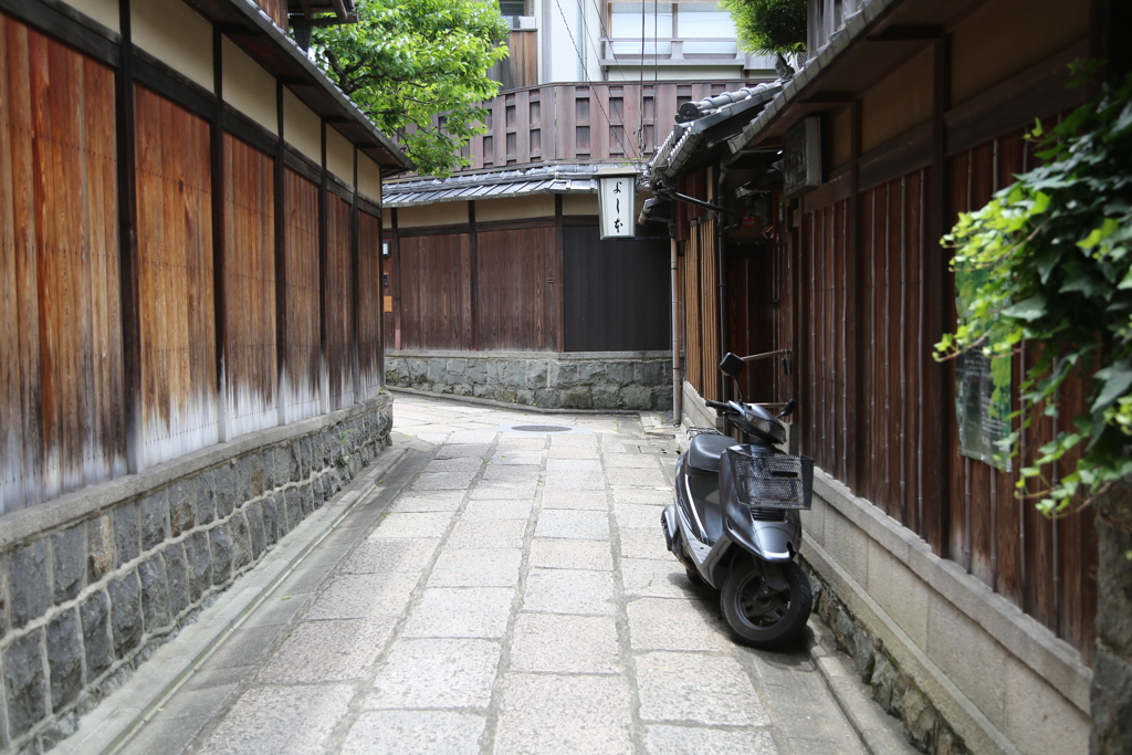 石塀小路