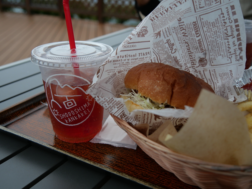ランチはハンバーガー