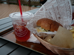 ランチはハンバーガー