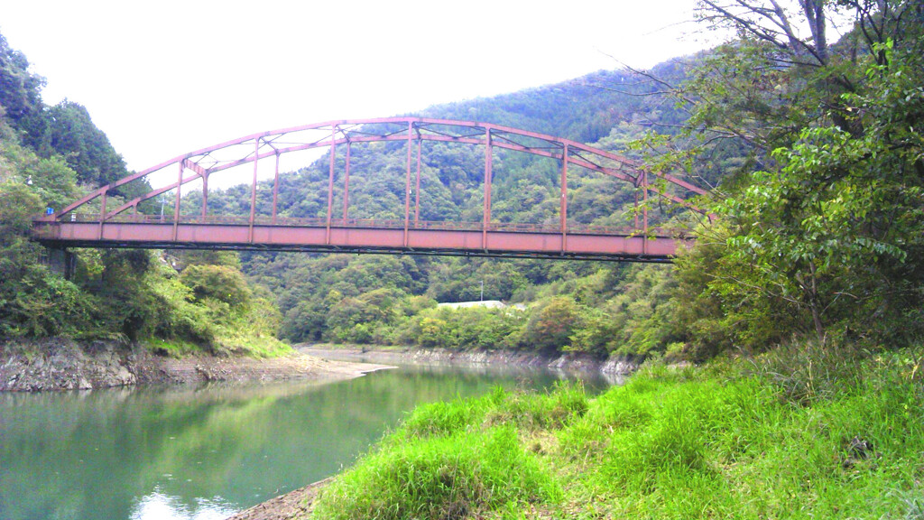 212　雨の予感に揺らめく網膜