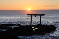 鳥居と太陽