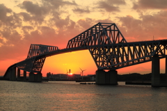 恐竜橋から覗く夕景