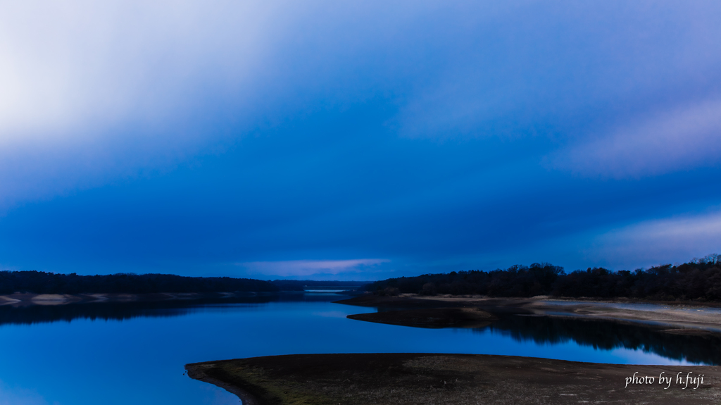 曇りの夕刻（長秒露光の景）