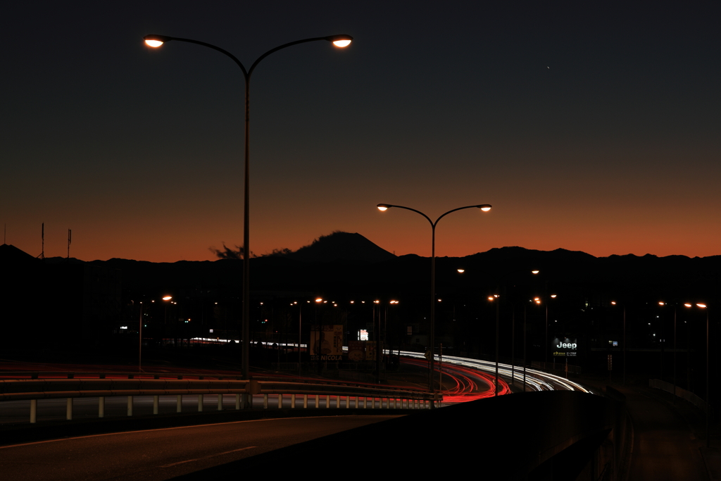 陸橋から眺める光跡